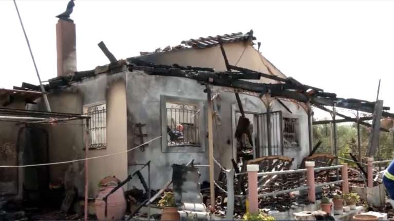 Πυρκαγιά σε σπίτι στον Ωρωπό - Εντοπίστηκε νεκρή μια γυναίκα