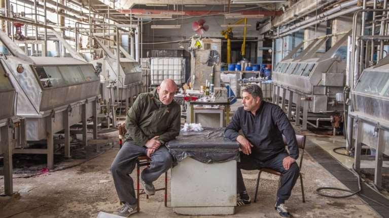 Νέα αρχή μέσα σε ένα παλιό εργοστάσιο: Μπήκαμε στο Cartel μαζί με τον Βασίλη Μπισμπίκη