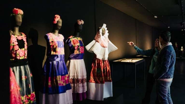 Ο κόσμος της Φρίντα Κάλο ζωντανεύει στην Αθήνα