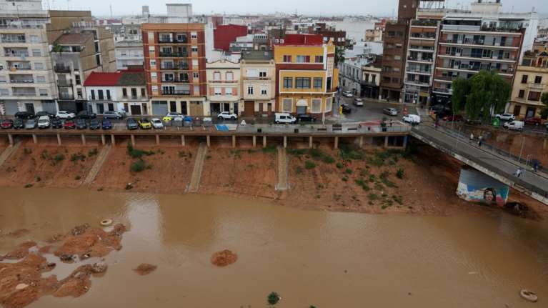 Ισπανία: Σχεδόν έναν χρόνο μετά τις φονικές πλημμύρες στη Βαλένθια, βρέθηκε σορός θαμμένη στη λάσπη