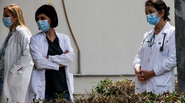 Σκάνδαλο σε νοσοκομείο της Αθήνας: Νοσηλεύτριες αρνήθηκαν να εμβολιαστούν και κόλλησαν κορονοϊό τους καρκινοπαθείς