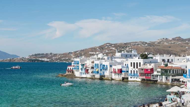 Πρόκληση στη Μύκονο: Κατασκόπευαν τα κλιμάκια που έκαναν ελέγχους για αυθαίρετα - Δύο συλλήψεις