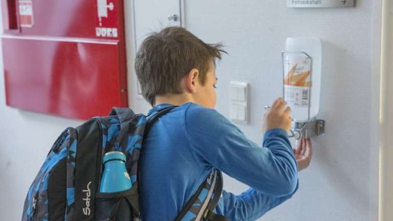 Κορονοϊός: Σοκαριστικά στοιχεία στην Ισπανία - Εκατοντάδες περιστατικά δηλητηρίασης παιδιών από αντισηπτικά τζελ