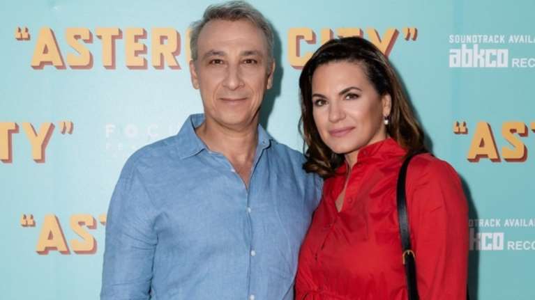 Όλγα Κεφαλογιάννη: Φόρεσε τα πιο άνετα παπούτσια για τις βραδινές εξόδους του καλοκαιριού