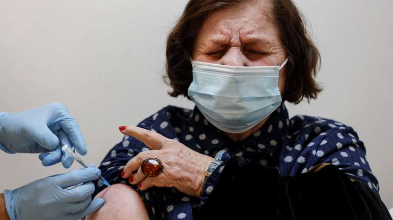 Ισραήλ: Πενταπλάσια αντισώματα με την τέταρτη δόση του εμβολίου κατά του κορονοϊού