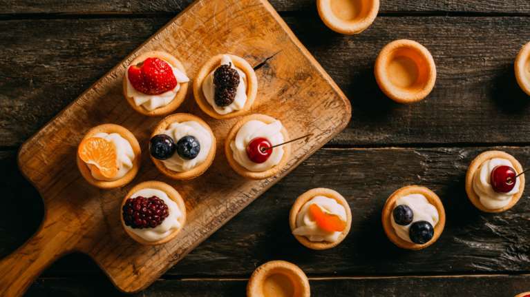 Εορτολόγιο: Ποιοι γιορτάζουν σήμερα, Πέμπτη 27 Οκτωβρίου