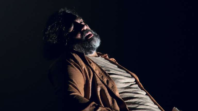 Το υποκριτικό tour de force του Αργύρη Ξάφη συνεχίζεται στο Θέατρο Θησείον