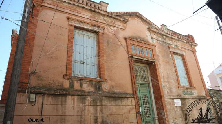 Μυτιλήνη: Κινδυνεύει με κατάρρευση το εμβληματικό αρχοντικό του Ι. Παπουτσάνη στο Πλωμάρι