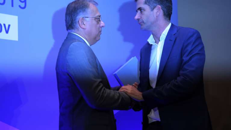 Κόντρα Μπακογιάννη - Θεοδωρικάκου: &quot;Ο υπουργός ας περπατήσει στις γειτονιές της Αθήνας&quot; - &quot;Ο δήμαρχος να συμμετέχει στις επιχειρήσεις&quot;