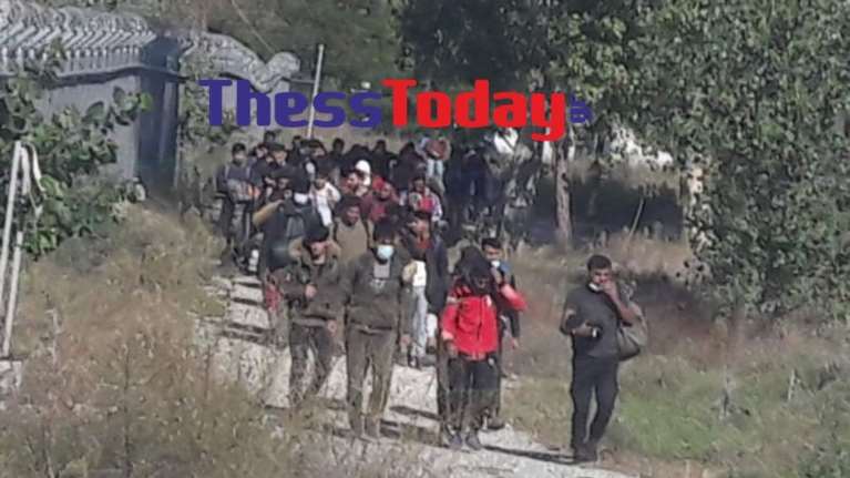 Συναγερμός στην Ειδομένη: Πλημμύρισε με μετανάστες που έρχονται από τα Σκόπια