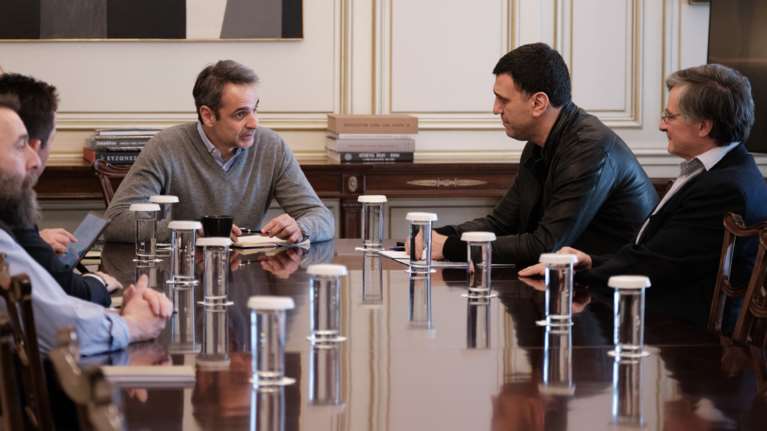 Δημοσκόπηση MRB για κορονοϊό: Το 80% στηρίζει την κυβέρνηση - Στα ύψη Τσιόδρας και Χαρδαλιάς