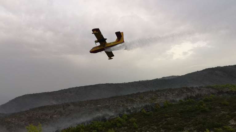 Φωτιά στο Χιλιομόδι Κορινθίας: Καίει δασική έκταση - Μεγάλη κινητοποίηση της Πυροσβεστικής