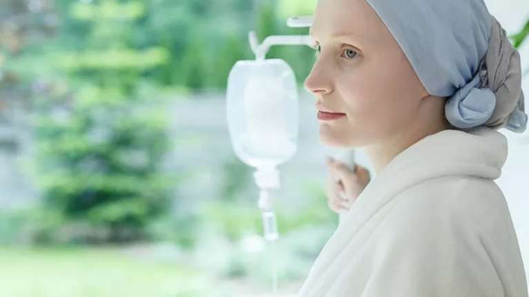 Η χημειοθεραπεία είναι μια δύσκολη θεραπεία - πώς θα αντιμετωπίσεις βασικές παρενέργειες