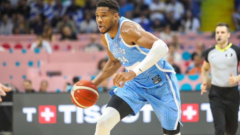 Η Ελλάδα ρίχνεται στη μάχη για την πρόκριση στους 8-Όλες οι τηλεοπτικές μεταδόσεις της ημέρας