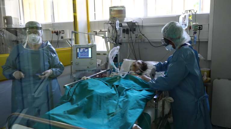 Κορονοϊός - Επίσημα στοιχεία: Πόσες κλίνες στις ΜΕΘ είναι τελικά διαθέσιμες στην Αττική