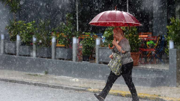 Προειδοποίηση Meteo: Ως την Πέμπτη καταιγίδες και χαλαζοπτώσεις - Ποιες περιοχές θα πληγούν