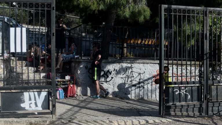 Εξάρχεια: Ατύχημα σε παιδική χαρά – 5χρονος τραυματίστηκε από πτώση καγκελόπορτας