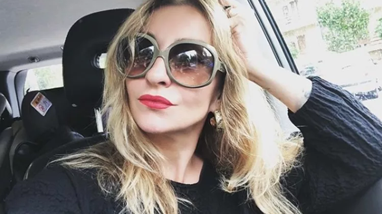 Ρούλα Ρέβη: Θυμήθηκα μια &quot;αδερφή&quot; που έμεινε δίπλα μου όλο το βράδυ μετά από ξενύχτι να μην πάθω αναρρόφηση