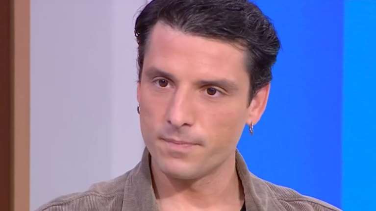 Σπύρος Χατζηαγγελάκης: &quot;Αν είναι κάτι καλλιτεχνικά γυμνό το εξαφανίζει αλλά μπορούμε να βρίζουμε, να συμπεριφερόμαστε άθλια σε ανθρώπους&quot;