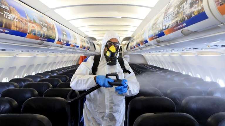 Bloomberg: Πόσο ασφαλές είναι τελικά να πετάξει κανείς ξανά με αεροπλάνο