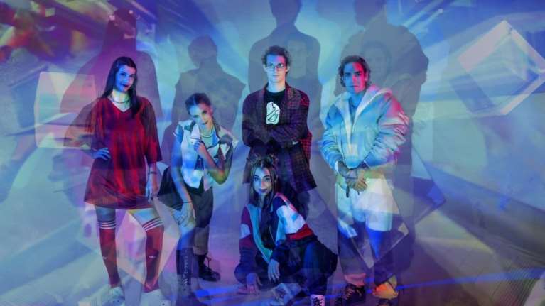 &quot;Μετά το πάρτι&quot;: Μια παράσταση για τον ψηφιακό εκφοβισμό και τις προκλήσεις της νέας γενιάς