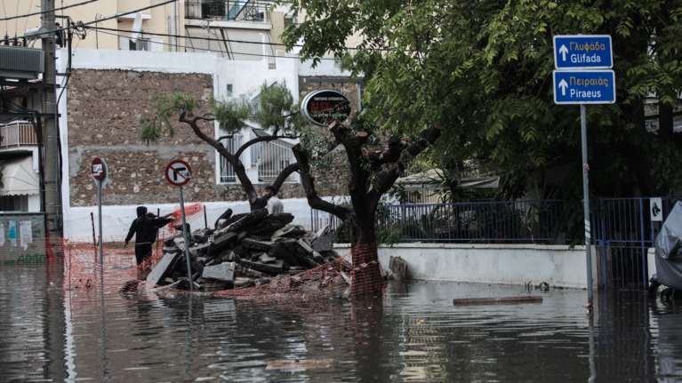 Κακοκαιρία &quot;Μπάλλος&quot;: Έκτακτη σύσκεψη στην Πολιτική Προστασία με εντολή Μητσοτάκη