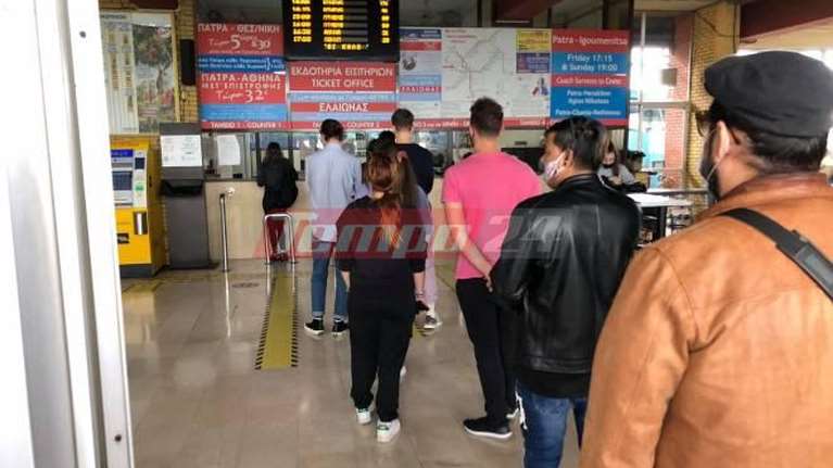 Κορονοϊός - Lockdown: Χαμός στα ΚΤΕΛ Πάτρας με φοιτητές να &quot;τρέχουν&quot; να επιστρέψουν [Εικόνες]