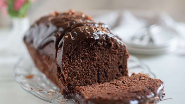 Το απόλυτο σοκολατένιο κέικ με κακάο - Πανεύκολη συνταγή χωρίς μίξερ