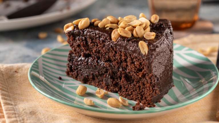 Συνταγή για πολύ ζουμερό, νηστίσιμο σοκολατένιο κέικ