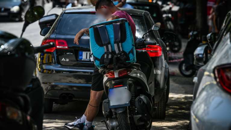 Καύσωνας Κλέων: Μειώστε τη χρήση ΙΧ, βενζίνη αφού δύσει ο ήλιος - Συστάσεις του υπ. Περιβάλλοντος