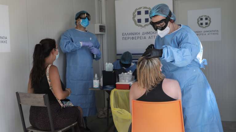 Μόσιαλος για αντιμετώπιση της πανδημίας: Τους επόμενους μήνες χρειάζεται εθνική συστράτευση