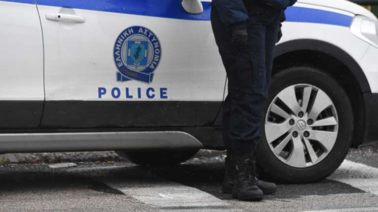 Αστυνομικοί μπλεγμένοι σε σπείρα μπράβων στο λιμάνι του Πειραιά