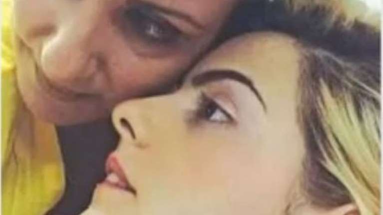 Γυναικοκτονίες:  Αλλάξτε το νόμο τώρα, συγκλονίζει η μητέρα της Ασπασίας που την πυροβόλησε ο πατέρας της για να εκδικηθεί