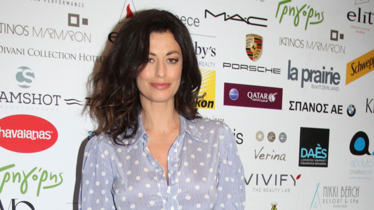 Η Δωροθέα Μερκούρη φόρεσε το 50s μαγιό-όνειρο που ταιριάζει σε κάθε σωματότυπο και ηλικία