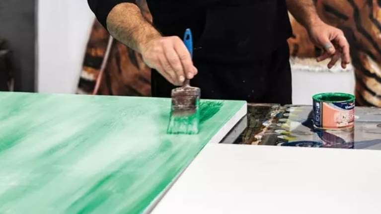 Η ιδιαίτερη εικαστική γλώσσα του Απόστολου Χαντζαρά ξεδιπλώνεται στο ΙΜΚ