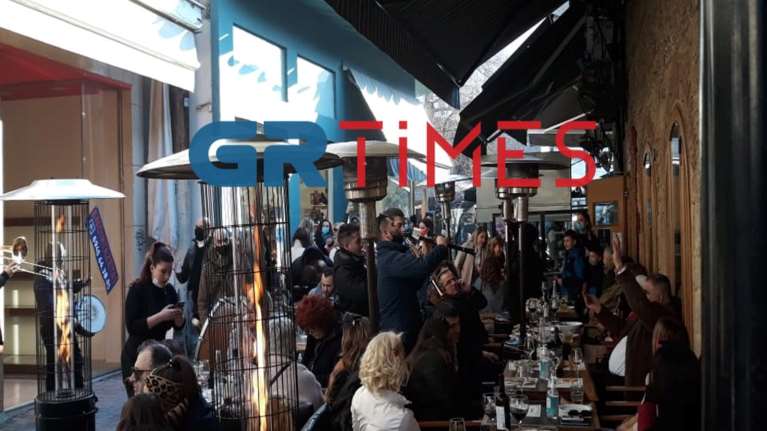 Κορoνοϊός: "Ξέχασαν" τα νέα μέτρα στη Βέροια [Βίντεο]