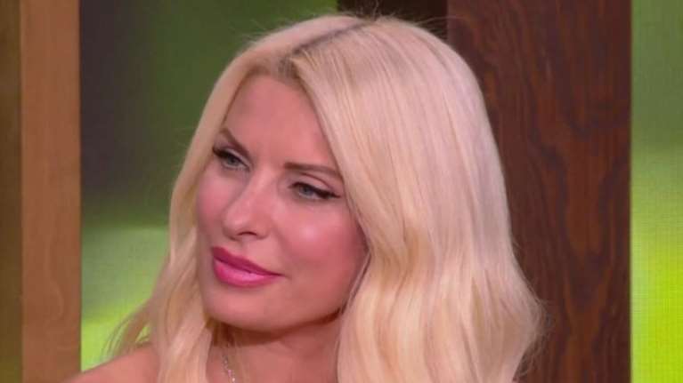 Ελένη Μενεγάκη | Ο τραγουδιστής που της έκανε έκπληξη on air στα γενέθλιά της