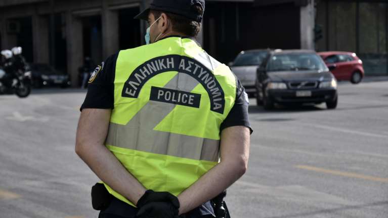 Βροχή τα πρόστιμα της Τροχαίας: 3.072 παραβάσεις, σε μία εβδομάδα, για μη χρήση κράνους και στάθμευση σε θέσεις ΑμεΑ