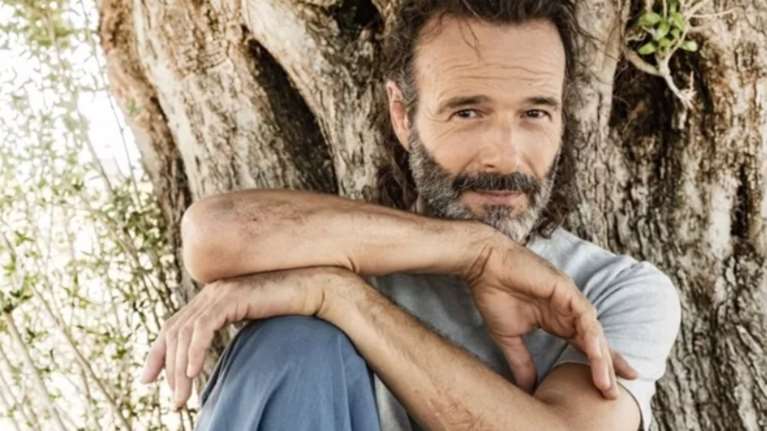 "Δεν είναι ζεϊμπέκικο, είναι λεβέντικο" | Όταν ο Θανάσης Ευθυμιάδης χόρευε ζεϊμπέκικο και ο Πασχάλης Τερζής τραγουδούσε