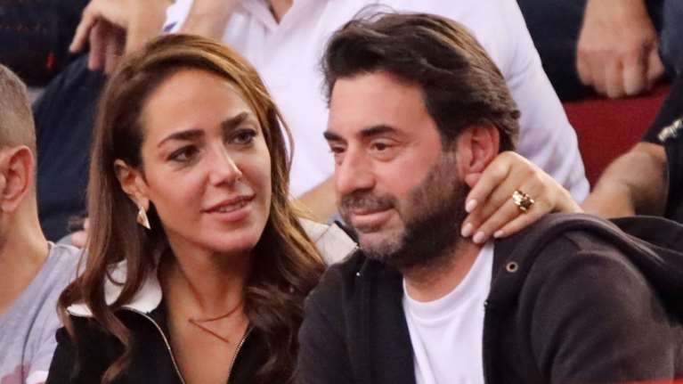 Δόμνα Μιχαηλίδου: Για τσάι σε κεντρικό ξενοδοχείο της Αθήνας - Λαμπερή πριν τον γάμο της