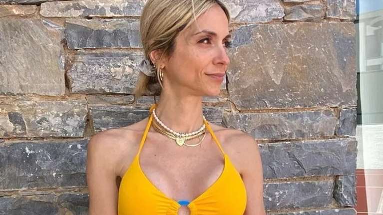 Η Σοφία Καρβέλα αγαπά τα μπικίνι: Έξι σχέδια που αξίζει να προσθέσεις στη συλλογή σου