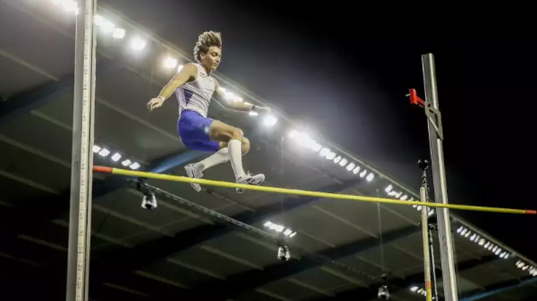 Ντουπλάντις: Παγκόσμιο ρεκόρ ανοικτού στίβου με 6,16μ.