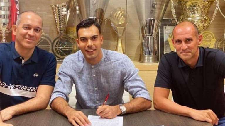 Κώστας Σλούκας: Η μεγάλη επιστροφή στον Ολυμπιακό - Επεσαν οι υπογραφές με τους Αγγελόπουλους