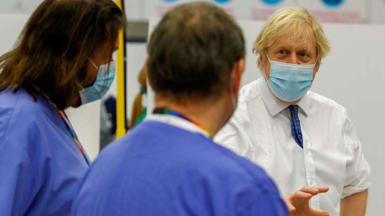 Χαλαρώνει το lockdown στη Βρετανία από τις 8 Μαρτίου: Ανακοινώσεις από Μπόρις Τζόνσον