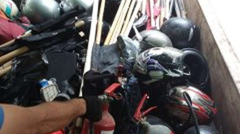 Θεσσαλονίκη: Ολόκληρο οπλοστάσιο βρήκε η ΕΛ.ΑΣ στην κατάληψη &quot;Terra Incognita&quot; [Εικόνες]