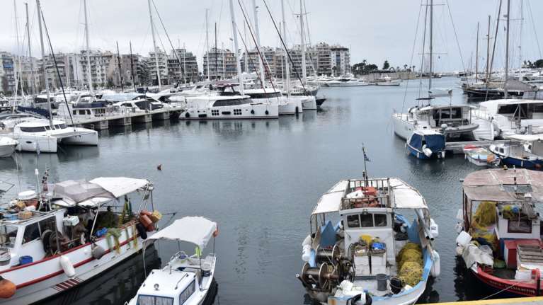 Συναγερμός στον Πειραιά: Eισροή υδάτων σε επιβατηγό τουριστικό σκάφος