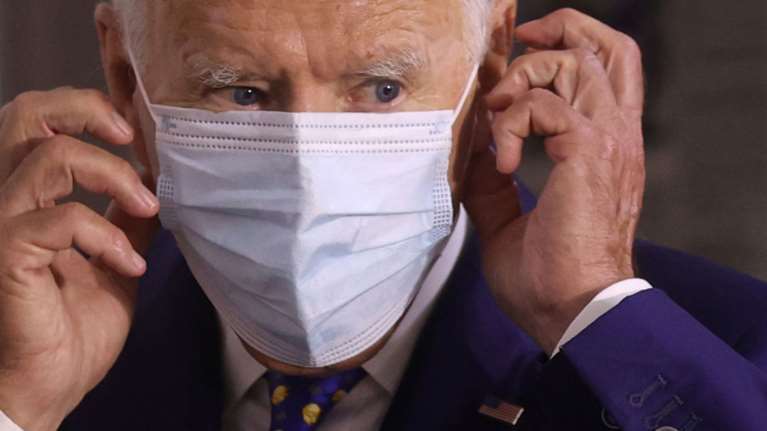 Εκκληση Τζο Μπάιντεν: &quot;Σας παρακαλώ, σας εκλιπαρώ, φορέστε μάσκα&quot;!