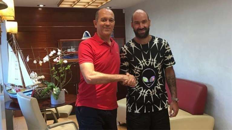 Επεσαν οι υπογραφές: Συνεχίζει στον Ολυμπιακό ο Σπανούλης