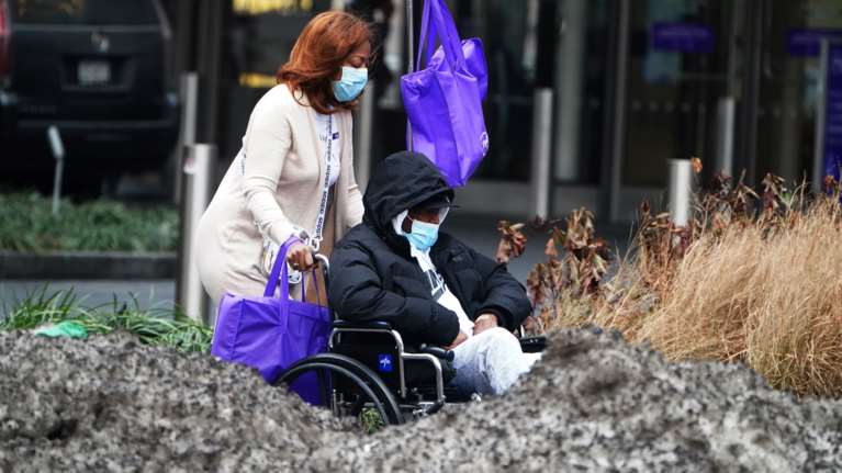 Πανικός και στις ΗΠΑ:  Εντοπίστηκε το πρώτο κρούσμα του μεταλλαγμένου στελέχους του νέου κορονοϊού