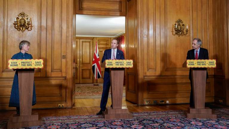 Κορονοϊός: Η Βρετανία ανακοίνωσε τον πραγματικό αριθμό των θανάτων - Εκτινάχθηκαν στους 26.097 οι νεκροί